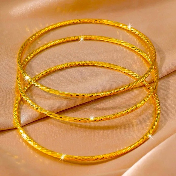 Beautiful 7 sets metal bangles - Picture 3 of 8